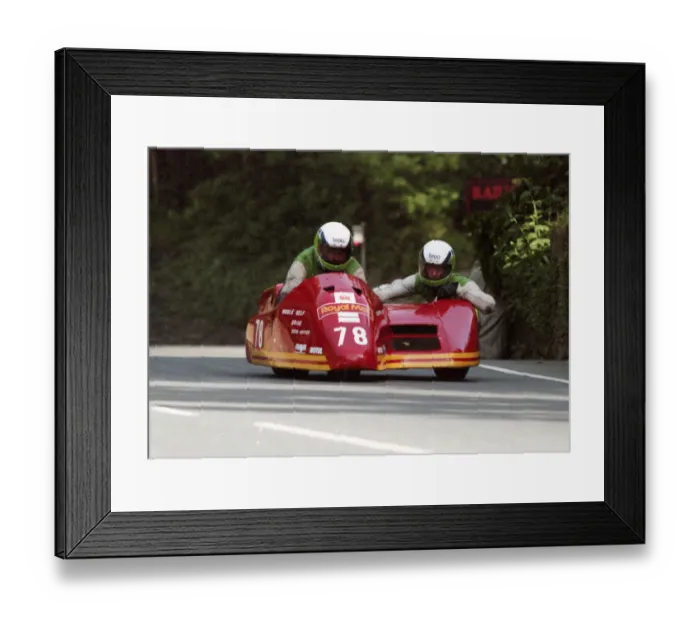 Framed Print : Lenny Pallister & Ian Marriner (Yamaha) 1993 Sidecar TT Framed Print : Lenny Pallister & Ian Marriner (Yamaha) 1993 Sidecar TT