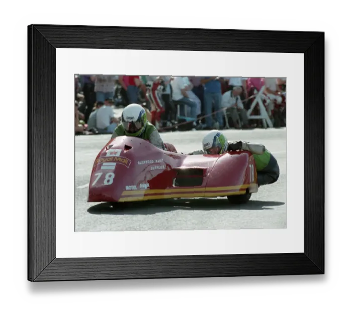 Framed Print : Lenny Pallister & Ian Marriner (Yamaha) 1993 Sidecar TT Framed Print : Lenny Pallister & Ian Marriner (Yamaha) 1993 Sidecar TT