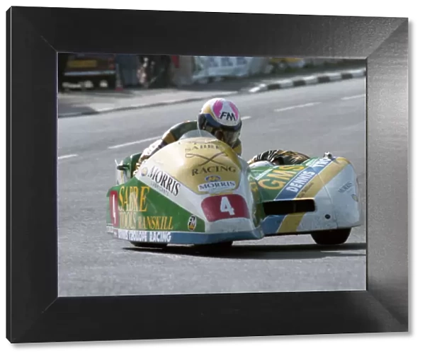 Dave Saville & Nick Roche (Sabre) 1993 Sidecar TT