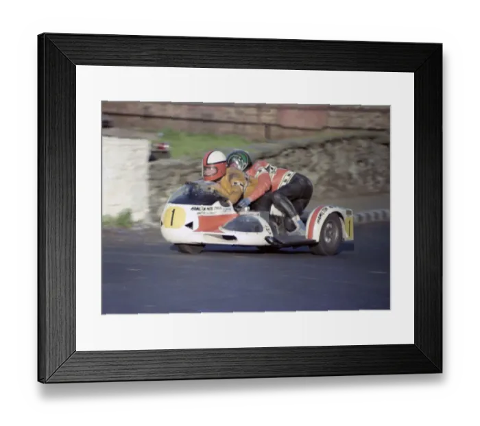 Framed Print : Mac Hobson & Mick Burns (Ham Yamaha) 1976 1000 Sidecar TT Framed Print : Mac Hobson & Mick Burns (Ham Yamaha) 1976 1000 Sidecar TT