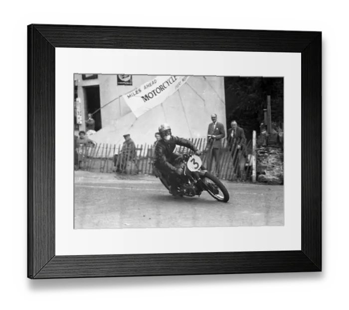 Framed Print : Peter Tomlinson (Triumph) 1958 Senior Snaefell Manx Grand Prix Framed Print : Peter Tomlinson (Triumph) 1958 Senior Snaefell Manx Grand Prix