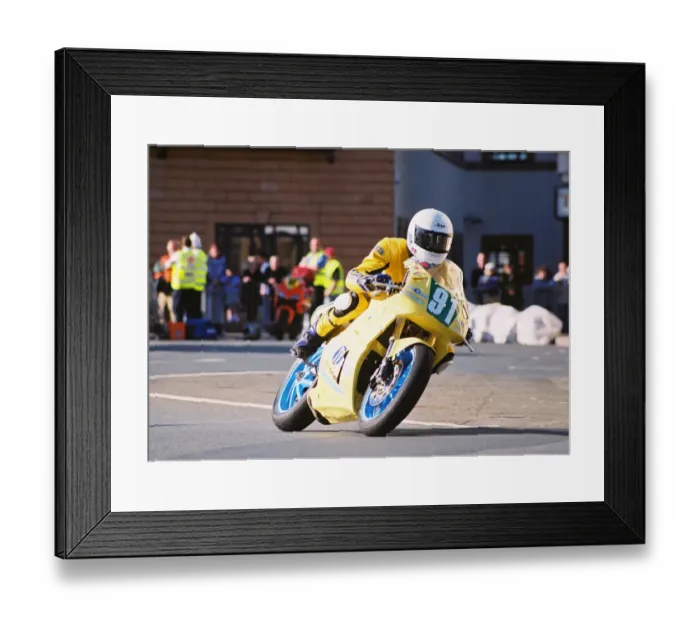 Framed Print : Neil Pearson (Honda) Lightweight 400 TT Framed Print : Neil Pearson (Honda) Lightweight 400 TT