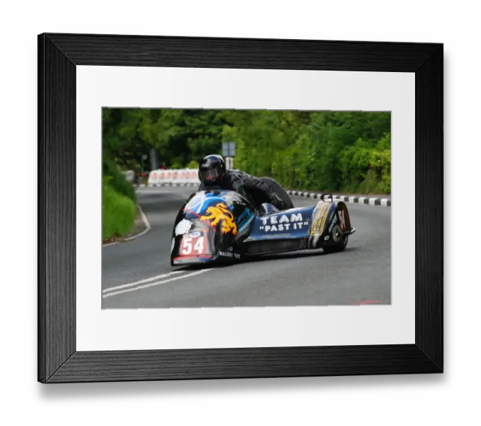 Framed Print : Robin Daykin & Annette Daykin (Ireson) 2011 Sidecar TT Framed Print : Robin Daykin & Annette Daykin (Ireson) 2011 Sidecar TT