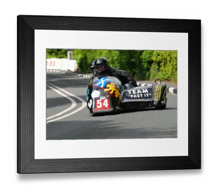 Framed Print : Robin Daykin & Annette Daykin (Ireson) 2011 Sidecar TT Framed Print : Robin Daykin & Annette Daykin (Ireson) 2011 Sidecar TT