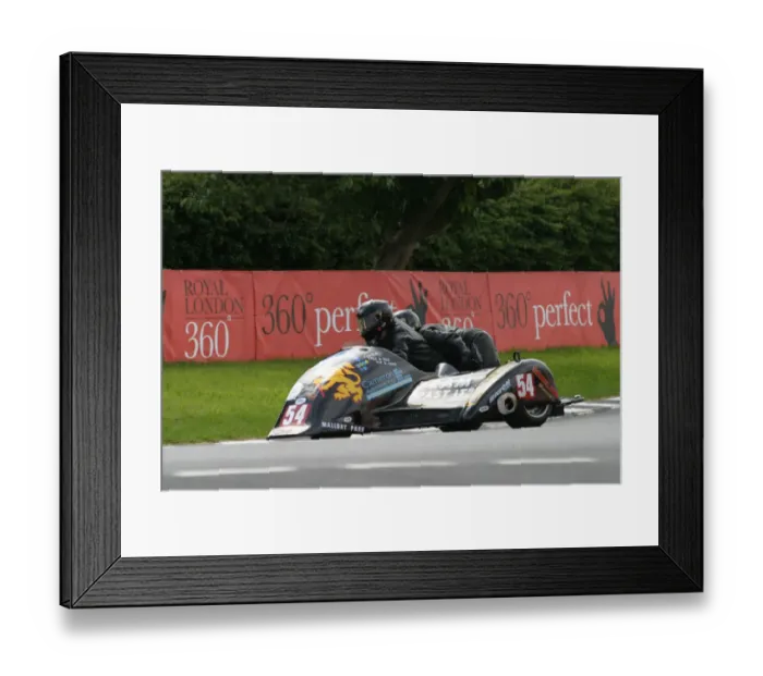 Framed Print : Robin Daykin & Annette Daykin (Ireson) 2011 Sidecar TT Framed Print : Robin Daykin & Annette Daykin (Ireson) 2011 Sidecar TT