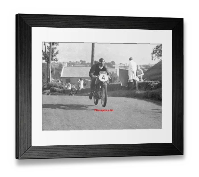 : Tommy Wood (Guzzi) 1952 Ulster Grand Prix : Tommy Wood (Guzzi) 1952 Ulster Grand Prix