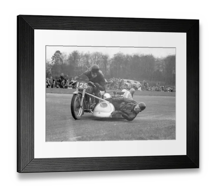 Framed Print : Tommy Bounds (BSA) 1952 Thruxton Framed Print : Tommy Bounds (BSA) 1952 Thruxton