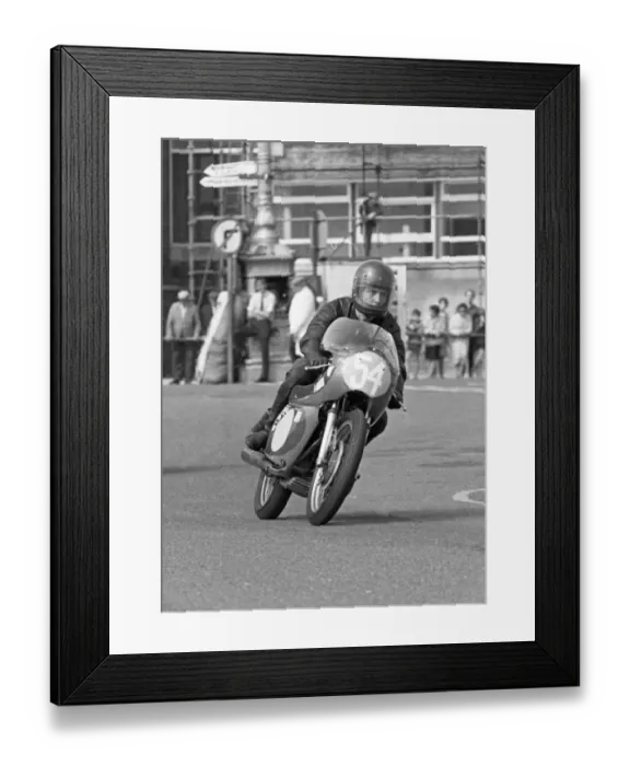 Framed Print : Dennis Rapley (Ducati) 1973 Lightweight Manx Grand Prix Framed Print : Dennis Rapley (Ducati) 1973 Lightweight Manx Grand Prix