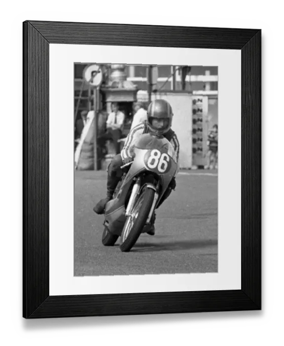 Framed Print : Jim Scott (Yamsel) 1973 Lightweight Manx Grand Prix Framed Print : Jim Scott (Yamsel) 1973 Lightweight Manx Grand Prix