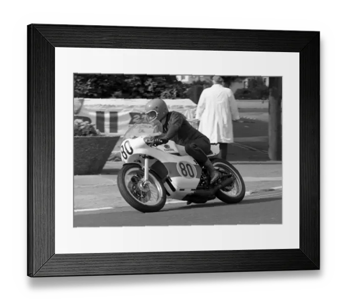 Framed Print : Eric Cornes (Yamaha) 1977 Senior Manx Grand Prix Framed Print : Eric Cornes (Yamaha) 1977 Senior Manx Grand Prix
