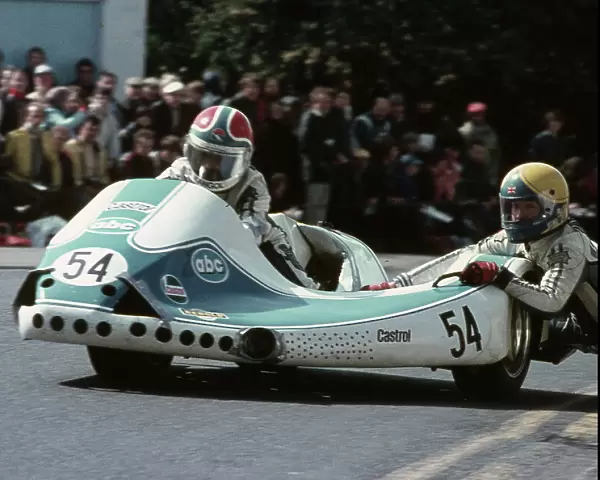 Trevor Brandreth & Fred Walker (ABC Kawasaki) 1981 Sidecar TT