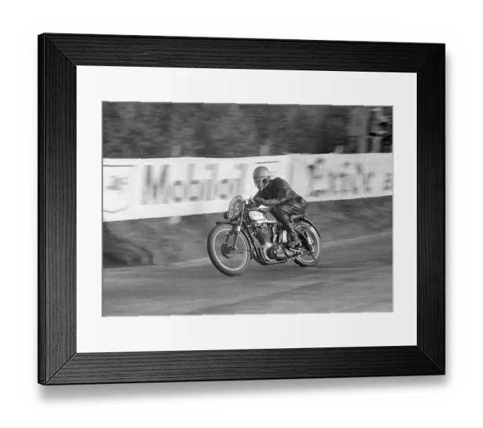 Framed Print : Bob Mawson (Norton) 1951 Senior Clubman TT Framed Print : Bob Mawson (Norton) 1951 Senior Clubman TT