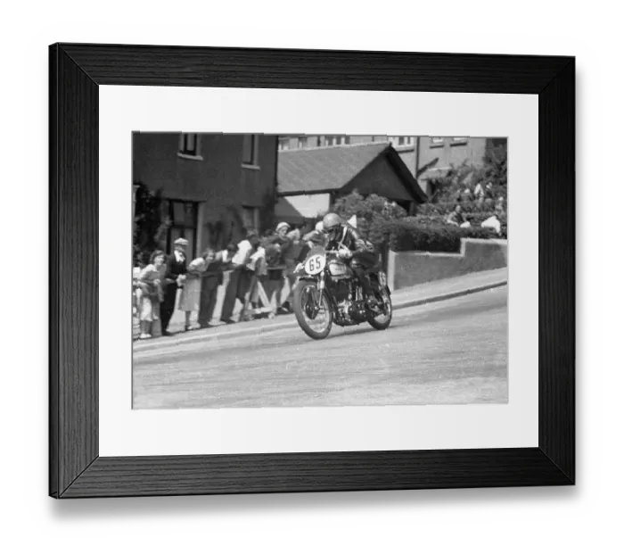 Framed Print : Bob Mawson (Norton) 1951 Senior Clubman TT Framed Print : Bob Mawson (Norton) 1951 Senior Clubman TT