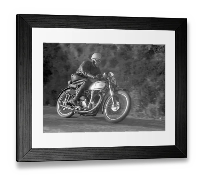 Framed Print : Bob Mawson (Norton) 1952 Senior Clubman TT Framed Print : Bob Mawson (Norton) 1952 Senior Clubman TT