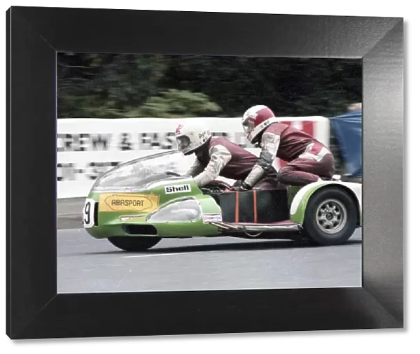 Goronwy Davies & Elfed Davies (Yamaha) 1979 Sidecar TT