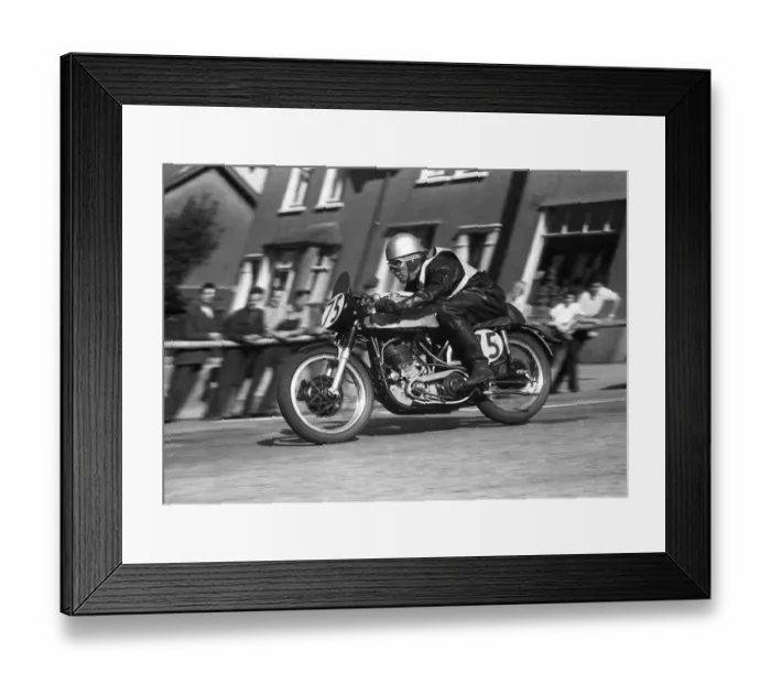 Framed Print : Peter Darvill (PJD Vincent) 1958 Junior Manx Grand Prix Framed Print : Peter Darvill (PJD Vincent) 1958 Junior Manx Grand Prix