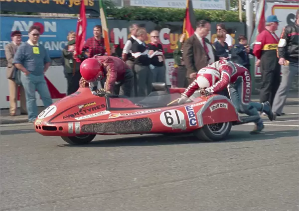 Paul Dutton & David Corlett (Windle) 1987 Sidecar TT