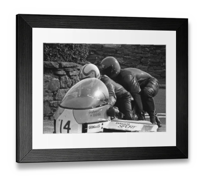 Framed Print : Graham Hilditch & Vince Biggs (Imp) 1974 Southern 100 Framed Print : Graham Hilditch & Vince Biggs (Imp) 1974 Southern 100