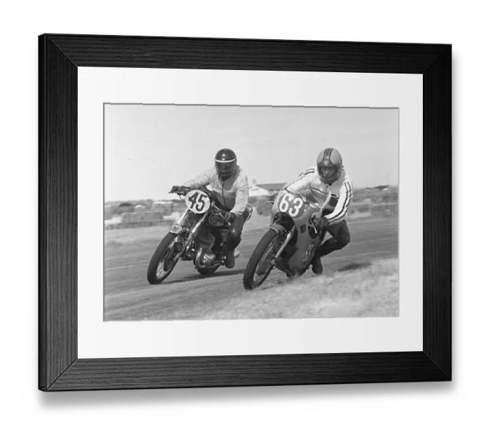 Framed Print : Tony Conway (Kawasaki) & David Connor (Yamaha) 1976 Jurby Airfield Framed Print : Tony Conway (Kawasaki) & David Connor (Yamaha) 1976 Jurby Airfield