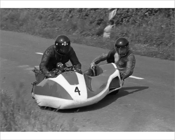 Robert Corkill & Richard Barks (Kawasaki) 1981 Jurby Road