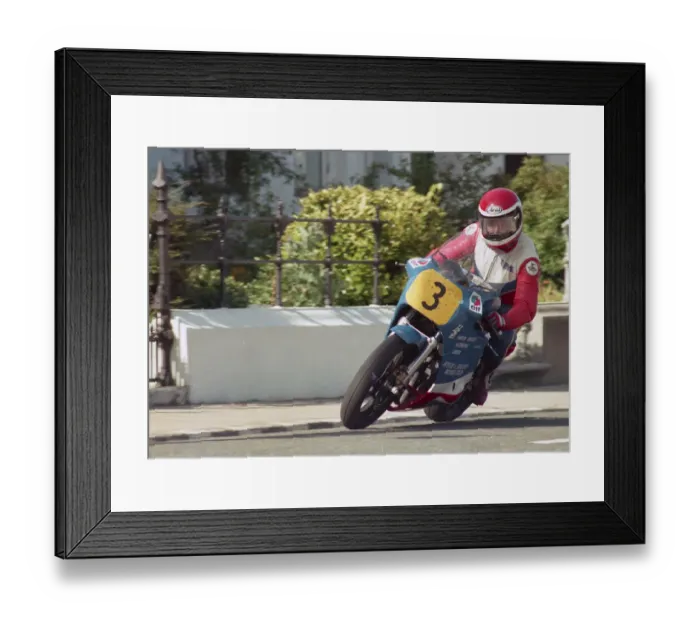 Framed Print : Dave Sharratt (Suzuki) 1987 Senior Manx Grand Prix Framed Print : Dave Sharratt (Suzuki) 1987 Senior Manx Grand Prix