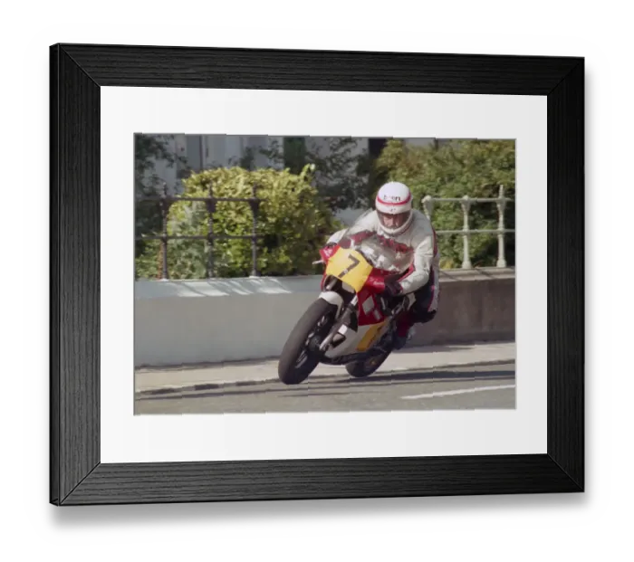 Framed Print : Steve Hazlett (Yamaha) 1987 Senior Manx Grand Prix Framed Print : Steve Hazlett (Yamaha) 1987 Senior Manx Grand Prix