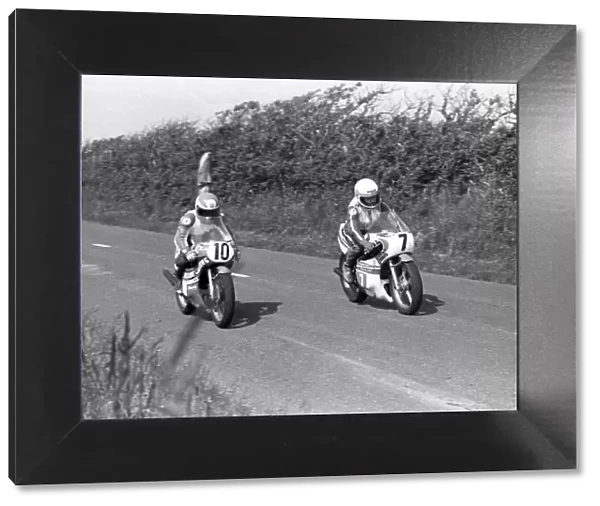Graham Cannell (10) & Dave Raybon (Yamaha) 1981 Jurby Road