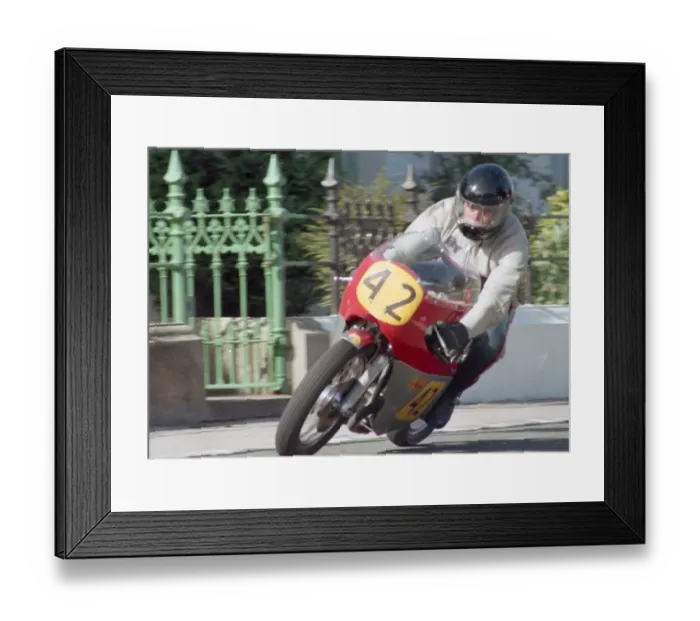 Framed Print : Richard Tree (Norton) 1987 Senior Manx Grand Prix