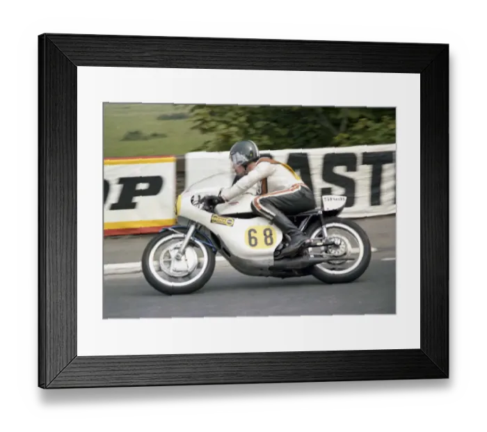 Framed Print : Donal Cormican (Yamaha) 1976 Senior TT Framed Print : Donal Cormican (Yamaha) 1976 Senior TT