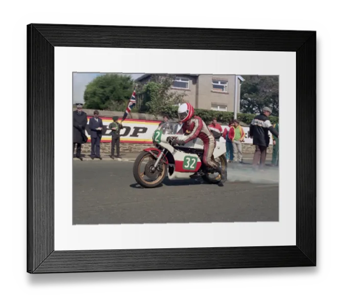 Framed Print : Bob Moore (Yamaha) 1987 Lightweight Manx Grand Prix Framed Print : Bob Moore (Yamaha) 1987 Lightweight Manx Grand Prix