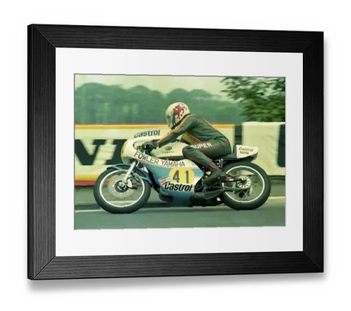 Framed Print : Gordon Pantall (Fowler Yamaha) 1976 Senior TT Framed Print : Gordon Pantall (Fowler Yamaha) 1976 Senior TT