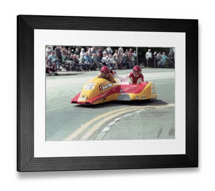Framed Print : Frank Illingworth & Andrew Oldroyd (Yamaha) 1984 Sidecar TT Framed Print : Frank Illingworth & Andrew Oldroyd (Yamaha) 1984 Sidecar TT