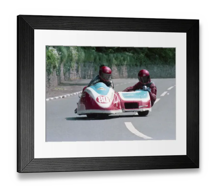 Framed Print : Pat Gallagher & Andrew Cawdell (Yamaha) 1986 Sidecar TT Framed Print : Pat Gallagher & Andrew Cawdell (Yamaha) 1986 Sidecar TT