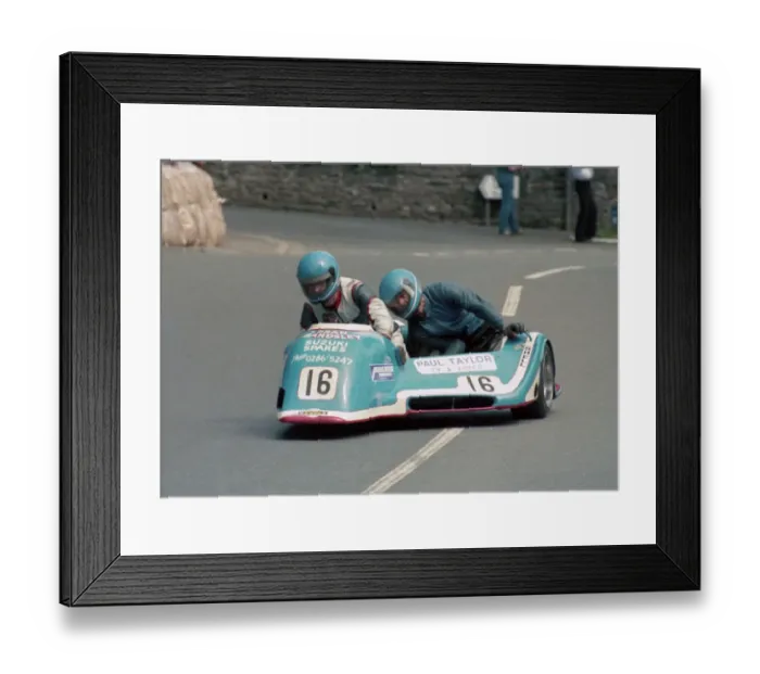 Framed Print : Geoff Rushbrook & Geoff Leitch (Ireson Yamaha) 1986 Sidecar TT Framed Print : Geoff Rushbrook & Geoff Leitch (Ireson Yamaha) 1986 Sidecar TT