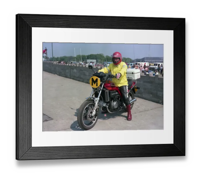 Framed Print : Des Evans (Honda) 1982 Travelling Marshal Framed Print : Des Evans (Honda) 1982 Travelling Marshal