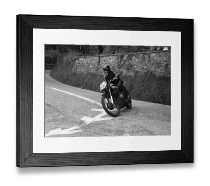 Framed Print : Guy Newman (Norton) 1947 Senior TT Framed Print : Guy Newman (Norton) 1947 Senior TT