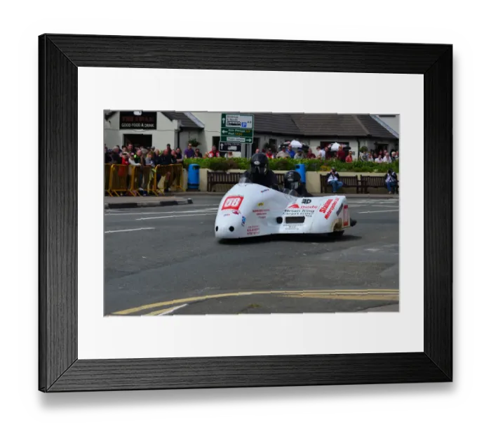 Framed Print : John Chandler & Annette Daykin (Shelbourne Yamaha) 2013 Sidecar TT Framed Print : John Chandler & Annette Daykin (Shelbourne Yamaha) 2013 Sidecar TT