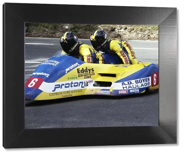 Rob Fisher & Mike Wynn (Jacobs Yamaha) 1994 Sidecar TT