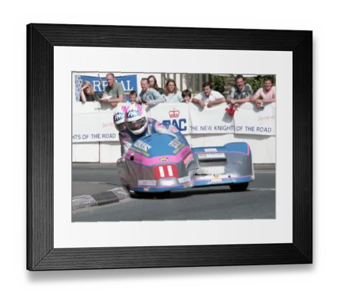 Framed Print : Vince Biggs & Jamie Biggs (Shelbourne Yamaha) 1992 Sidecar TT Framed Print : Vince Biggs & Jamie Biggs (Shelbourne Yamaha) 1992 Sidecar TT