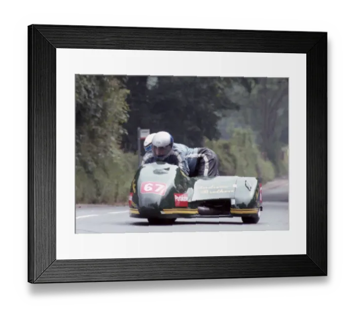 Framed Print : Christopher Andrews & Malcolm Andrews (Windle Yamaha) 1992 Sidecar TT Framed Print : Christopher Andrews & Malcolm Andrews (Windle Yamaha) 1992 Sidecar TT