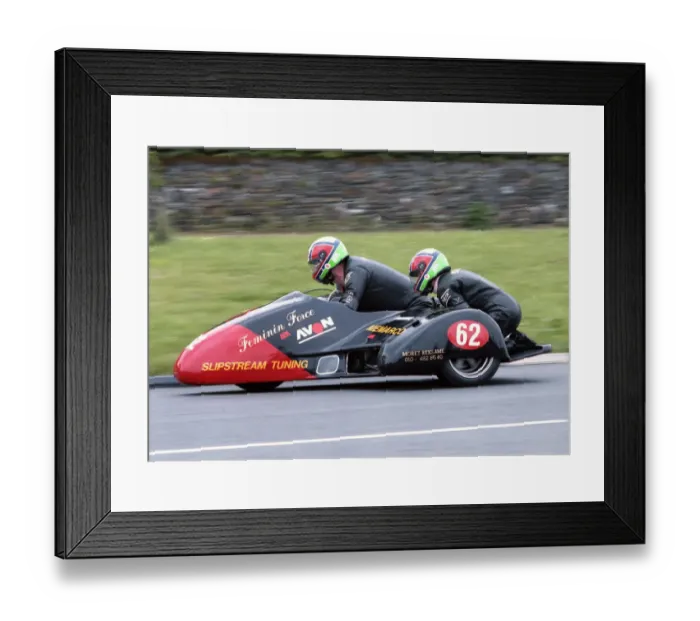 Framed Print : Martin Vollebregt & Karin Barbier (Windle Yamaha) 1992 Sidecar TT Framed Print : Martin Vollebregt & Karin Barbier (Windle Yamaha) 1992 Sidecar TT