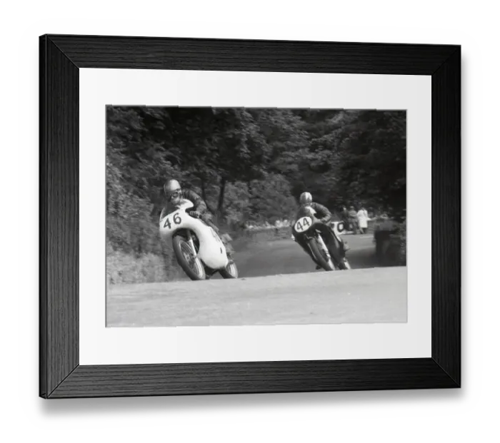 Framed Print : Owen Greenwood (Triumph spl) & Bill Prowting (AJS) 1960 Senior TT Framed Print : Owen Greenwood (Triumph spl) & Bill Prowting (AJS) 1960 Senior TT