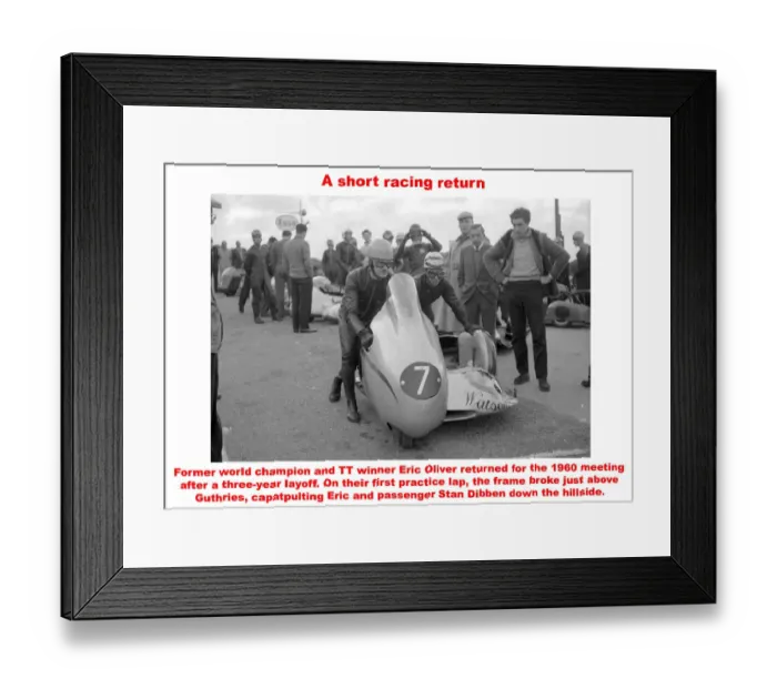 Framed Print : A short racing return Framed Print : A short racing return