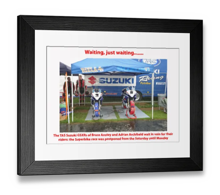 Framed Print : Waiting, just waiting Framed Print : Waiting, just waiting