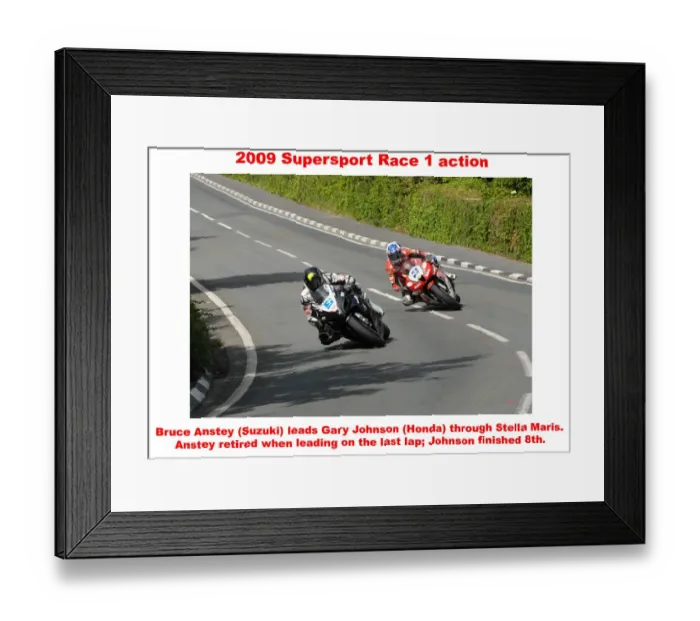Framed Print : 2009 Supersport Race 1 action Framed Print : 2009 Supersport Race 1 action