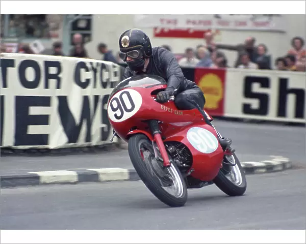 Alan Benfield (Aermacchi) 1968 Junior Manx Grand Prix