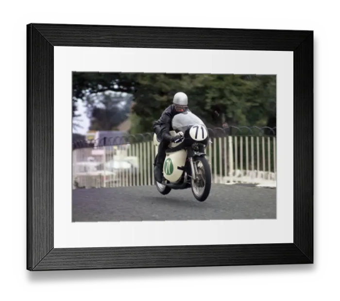 Framed Print : Mick Scruby (Yamaha) 1968 Lightweight Manx Grand Prix