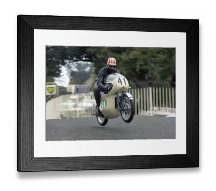 Framed Print : Roy Buckwell (Greeves) 1968 Lightweight Manx Grand Prix Framed Print : Roy Buckwell (Greeves) 1968 Lightweight Manx Grand Prix