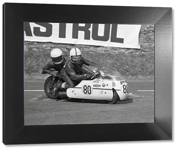 Bill Uren & Dave Richards (Weslake) 1975 1000 Sidecar TT