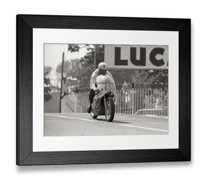 Framed Print : Jason McEwan (Yamaha) 1975 Junior TT Framed Print : Jason McEwan (Yamaha) 1975 Junior TT